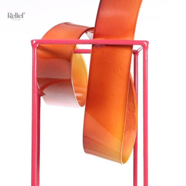 Sculpture stylisée sur le thème du cocktail