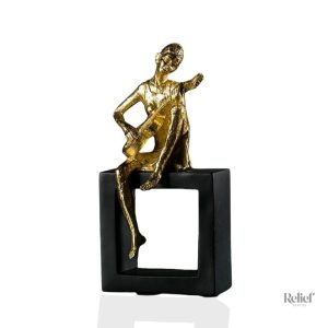 Statue Femme Musicienne Design 20 cm