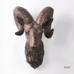 Art mural : sculpture de mouflon pour ambiance chaleureuse