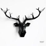 Art murale origami, tête de cerf stylisée