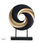Sculpture moderne noire en forme d'anneau design
