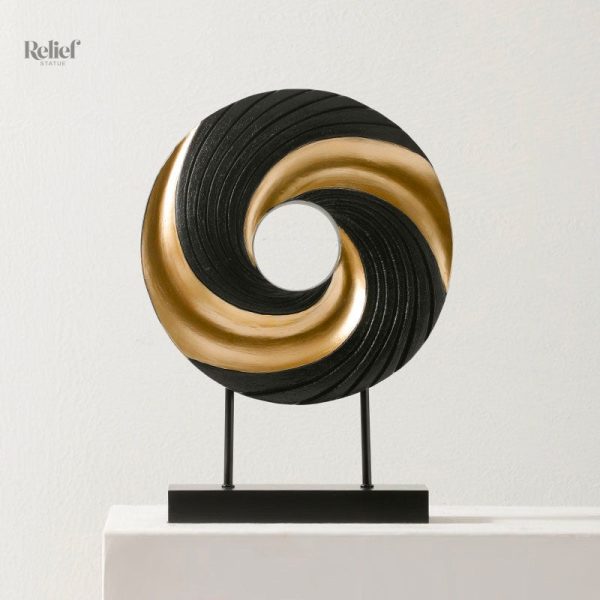Anneau sculpté noir, pièce d'art moderne