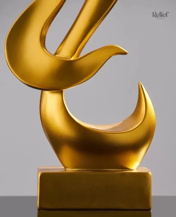 Statue d'oiseau en résistance, art contemporain