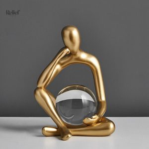 Art décoratif moderne, sculpture sphérique du Penseur contemporain
