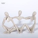 Art actuel : sculpture Trio de penseurs stylisés