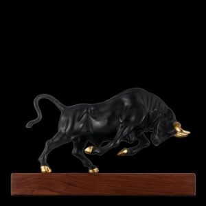 Design raffiné de la statue de Taureau décoratif
