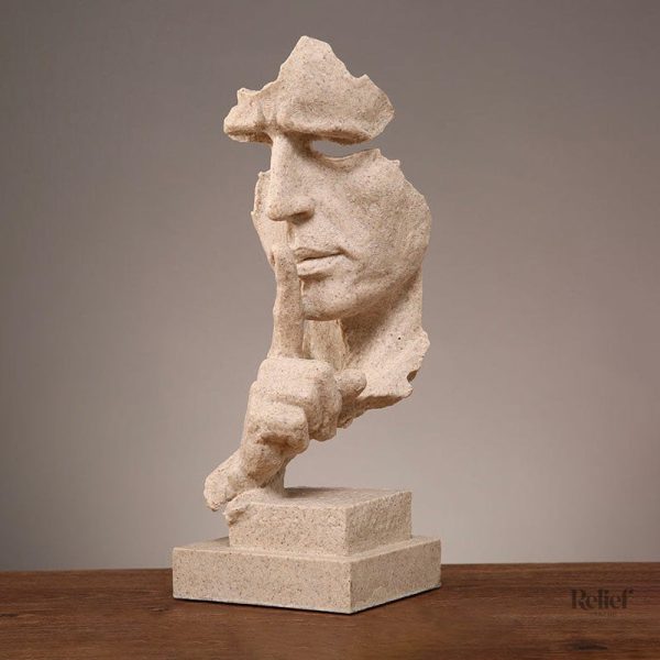 Sculpture moderne représentant un visage masculin