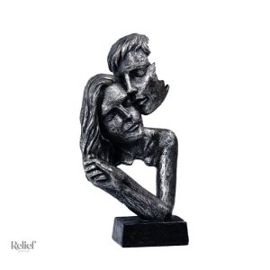Sculpture artistique d'un couple en harmonie