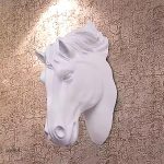 Sculpture murale tête de cheval blanc en résine 14 cm