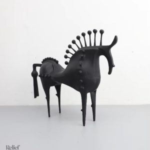 Sculpture moderne de cheval noir en métal, 22 cm de hauteur