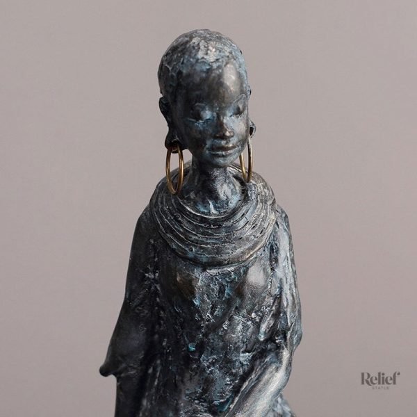 Statue traditionnelle africaine pour embellir votre espace