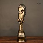 Objet décoratif en bronze inspiré de la culture africaine