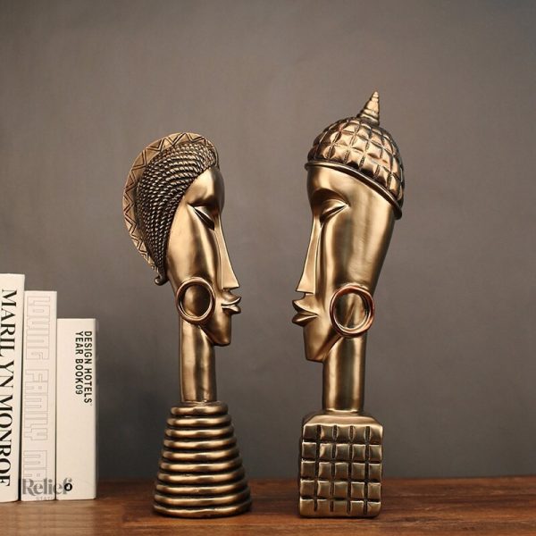 Statue en bronze symbolisant la tradition africaine