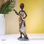 Sculpture africaine de femme, 31 cm de hauteur