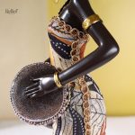 Statue décorative femme d'inspiration africaine