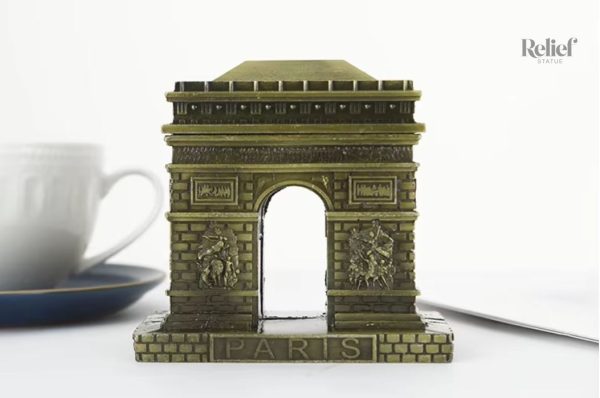 Sculpture métal Arc de Triomphe, modèle réduit 8 cm