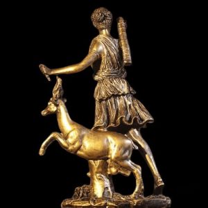 Représentation d'Artémis, déesse de la chasse, en statue