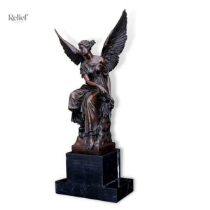 Statue d'Athena en bronze, symbole de sagesse et de force