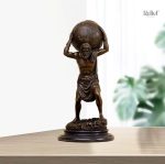 Statue Atlas en bronze portant le monde, 32 cm