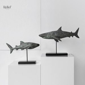 Baleine stylisée, statue animalière pour décoration