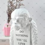 Art moderne : statue de gorille Banksy brandalism