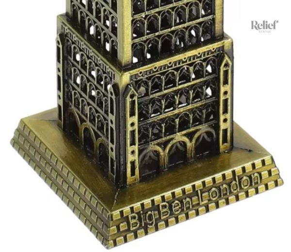 Sculpture en métal représentant le célèbre Big Ben