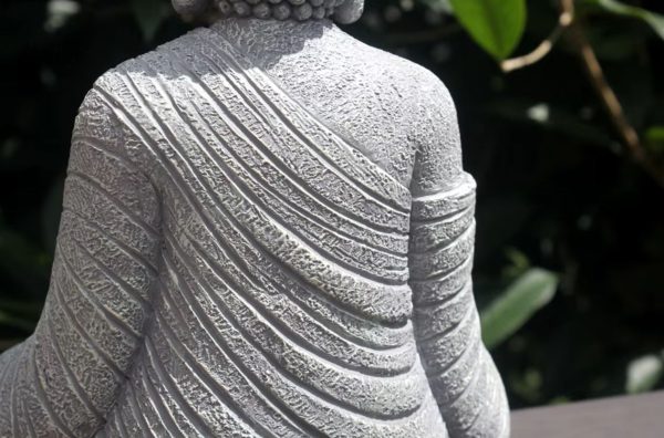 Bouddha de jardin en gris, 23 cm de hauteur