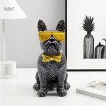 Statue bouledogue avec lunettes monochrome 25 cm