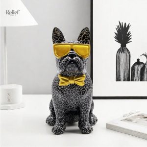Statue bouledogue avec lunettes monochrome 25 cm
