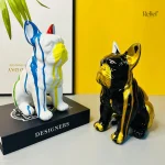 Bouledogue assis en résine décorative