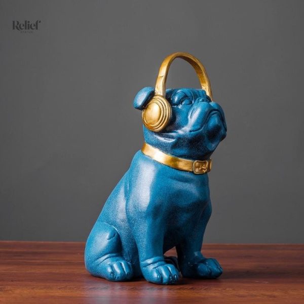 Figurine de chien Bouledogue 21 cm en casque