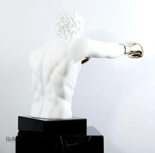 Sculpture de boxeur, détails dorés élégants