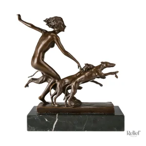 Figurine de Diane Chasseresse, élégante et raffinée