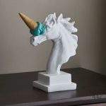 Buste de cheval licorne en glace, sculpture 17 cm
