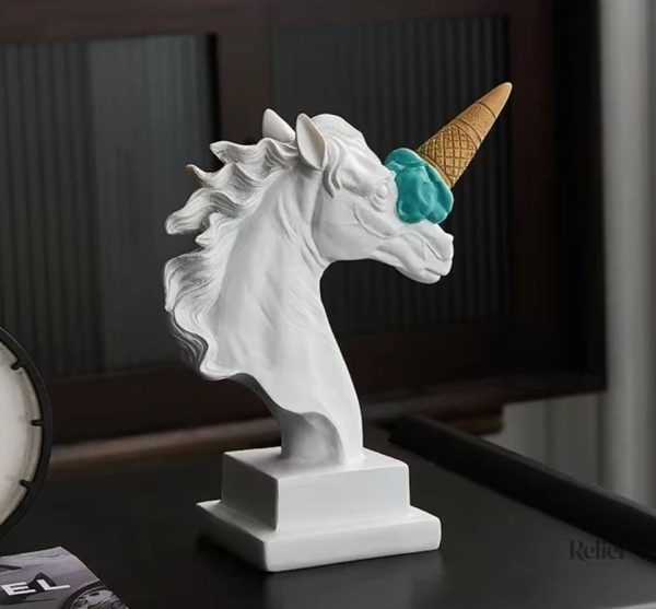 Élégant buste de cheval licorne, décoration artistique en glace