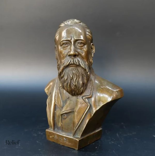 statue-buste-friedrich-engels-en-bronze-17-cm-1 Buste en bronze de Friedrich Engels, 17 cm de hauteur