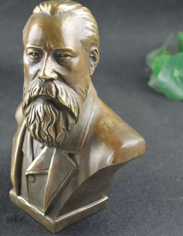Sculpture de Friedrich Engels, élégante finition en laiton