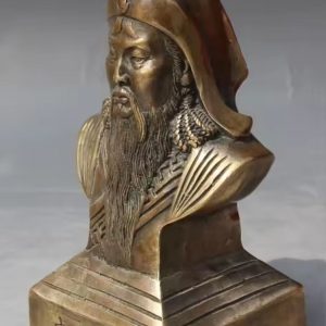 Statue antique représentant Gengis Khan en laiton doré