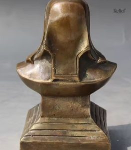 Figurine de Gengis Khan, symbole de puissance, matériau laiton