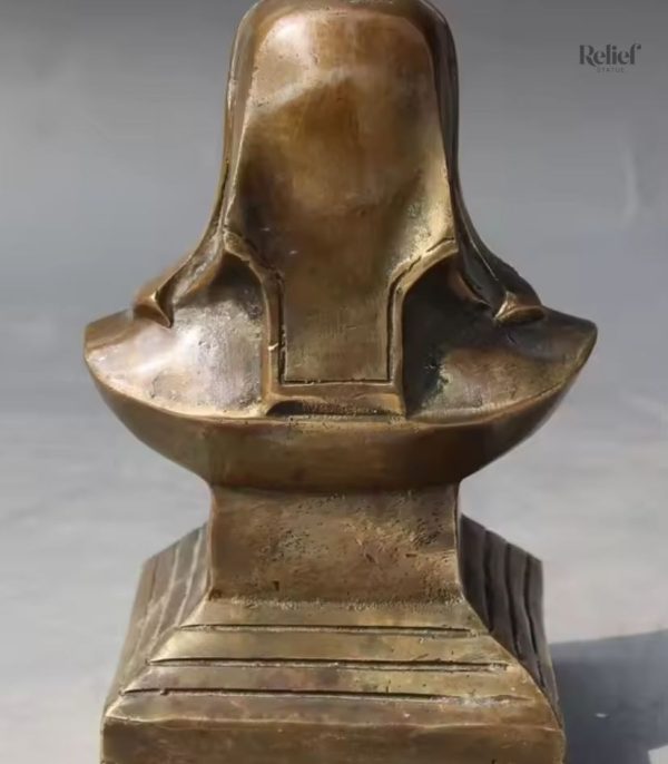 Figurine de Gengis Khan, symbole de puissance, matériau laiton