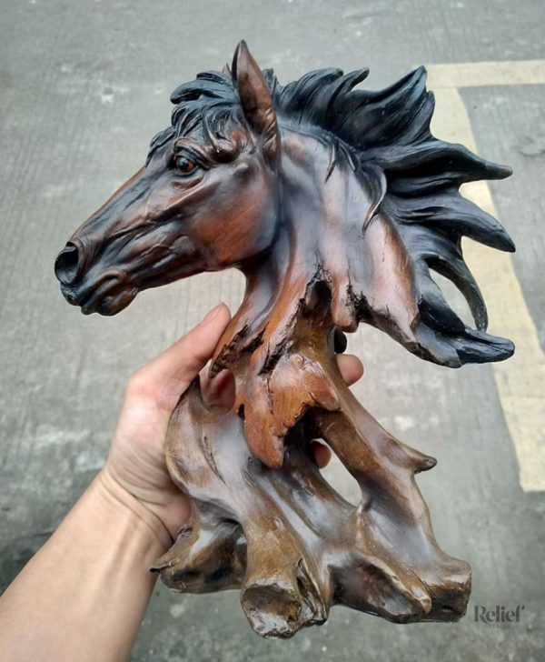 Statue décorative tête de cheval en résine 27 cm