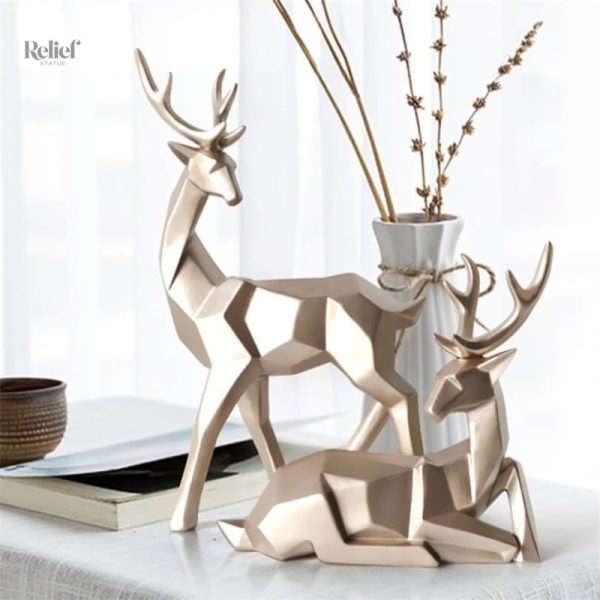 Art moderne : statue origami cerf