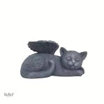 Chat en position assise, inspiré des anges