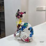 Figurine résine décorative de chat assis, design coloré