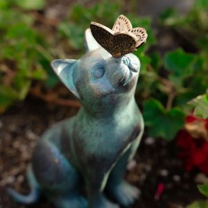 Statue chat décorative avec papillon pour extérieur 20 cm