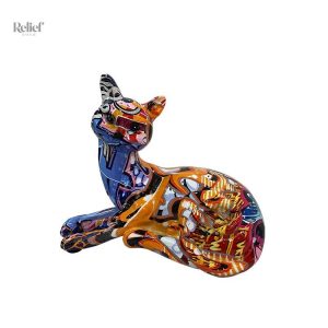 Statue de chat couché en résine style graffiti 14 cm