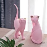 Chat stylisé en décoration intérieure élégante
