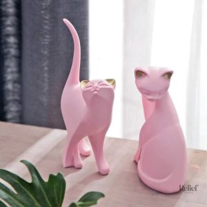 Chat stylisé en décoration intérieure élégante