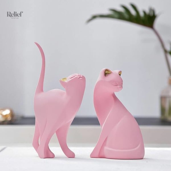 Statue de chat artistique, ajout contemporain