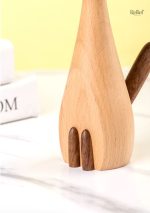 Objet déco chat en bois, design nordique élégant